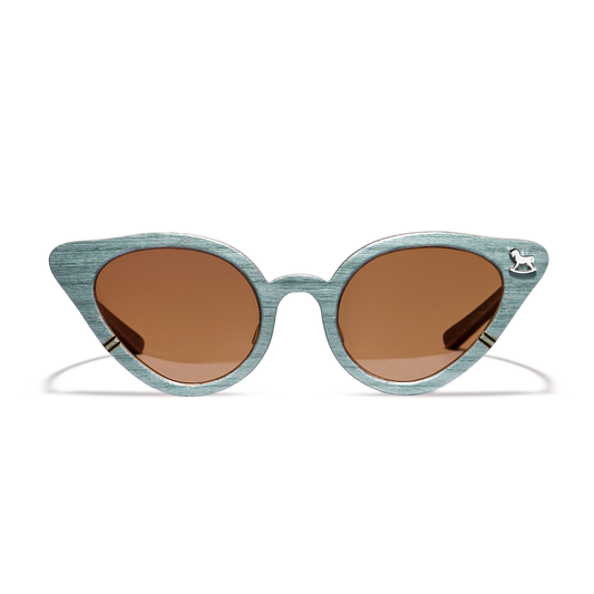 Sunglasses with wooden temples