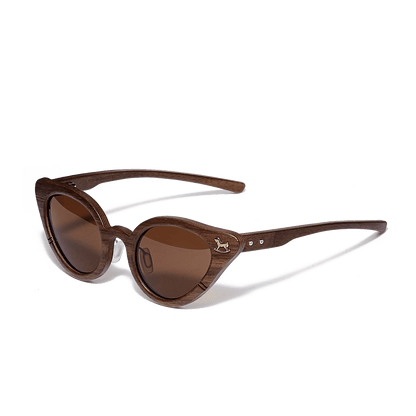 Sunglasses with wooden temples