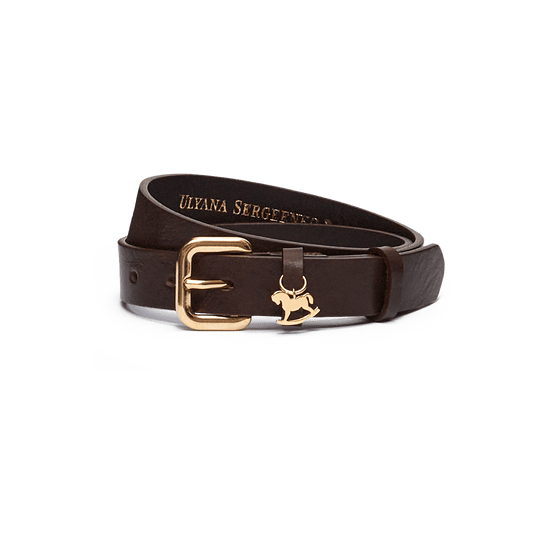 Leather belt with a gold buckle and signature charm