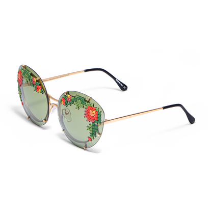Sunglasses with hand-embroidered lenses