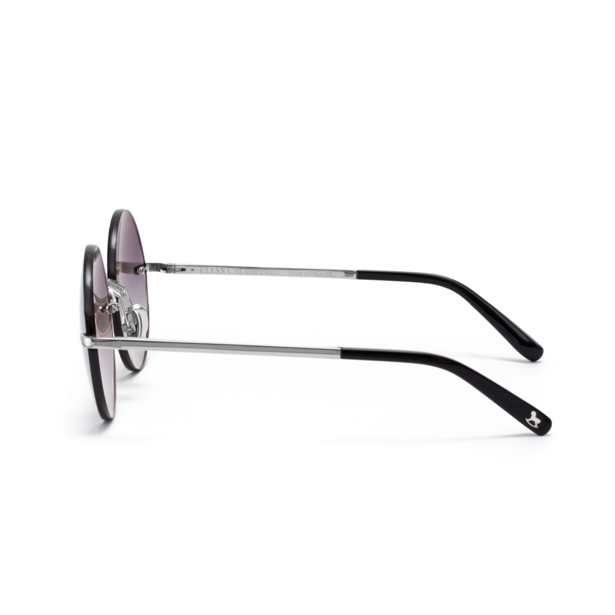 Round sunglasses with gradient lenses